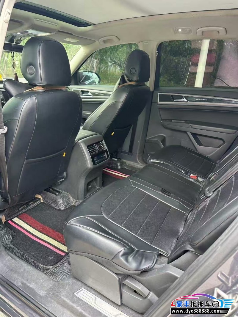 17年大众途昂轿车抵押车出售