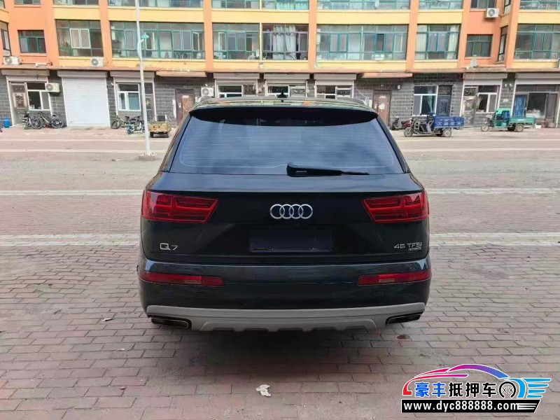 17年奥迪Q7轿车抵押车出售