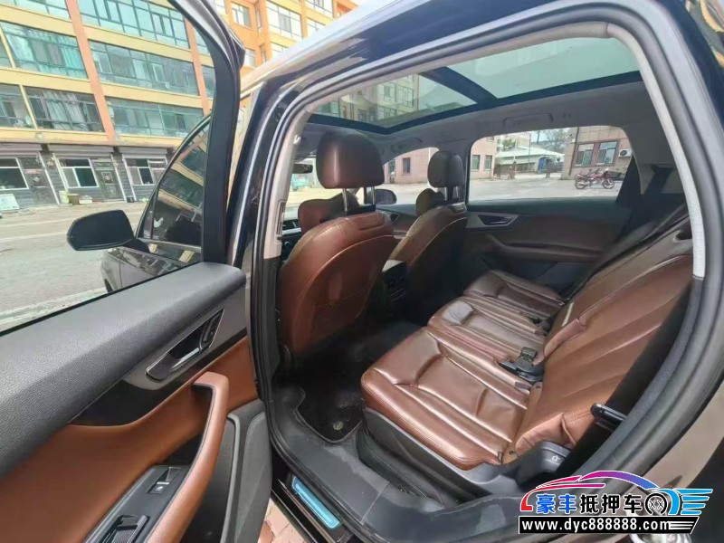 17年奥迪Q7轿车抵押车出售