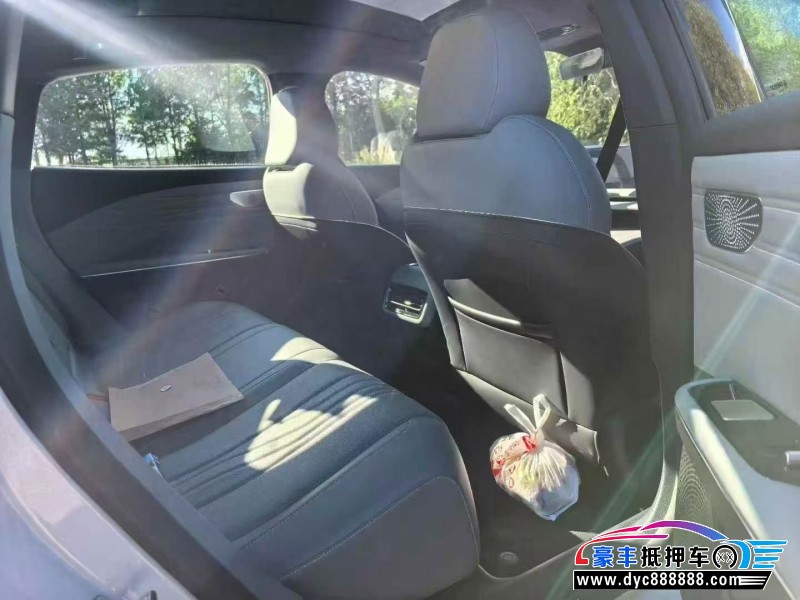 24年吉利银河轿车抵押车出售