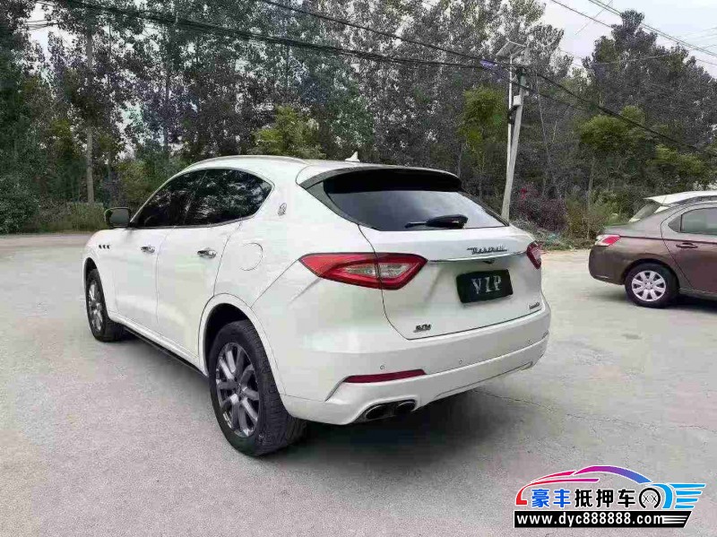 17年玛莎拉蒂莱万特轿车抵押车出售