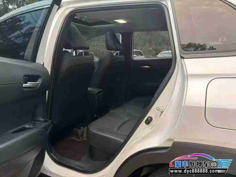 24年丰田锋兰达轿车抵押车出售