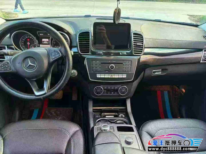 17年奔驰GLE轿车抵押车出售