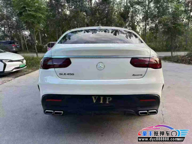 17年奔驰GLE轿车抵押车出售