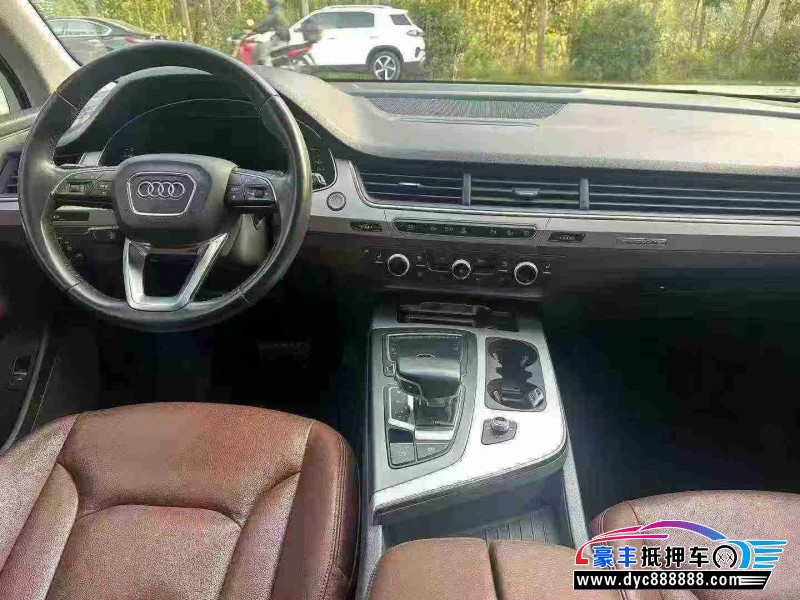 18年奥迪Q7轿车抵押车出售