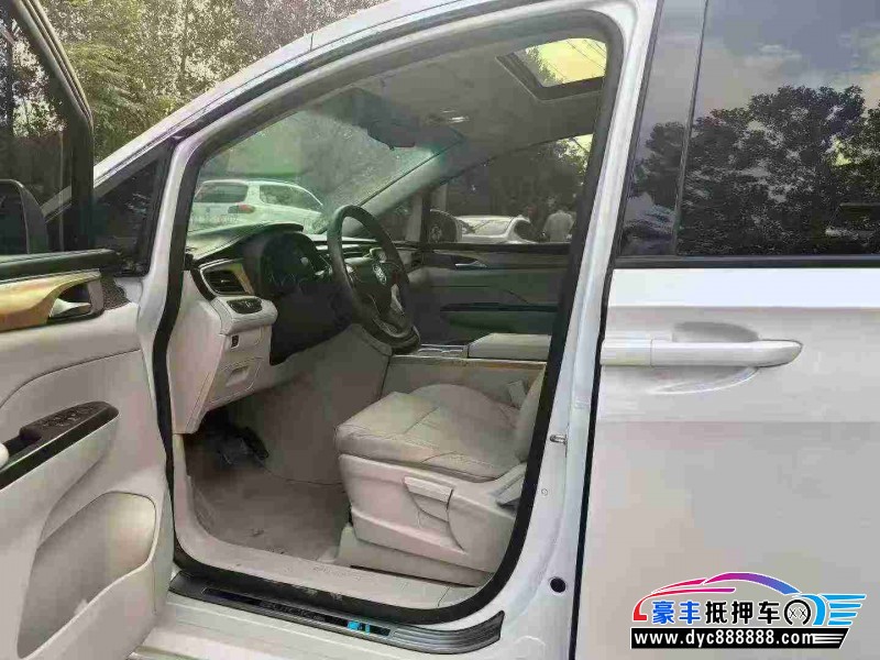 18年别克GL8轿车抵押车出售