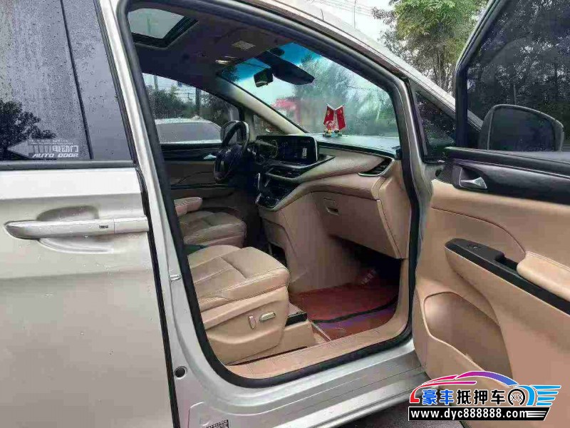 21年别克GL8轿车抵押车出售