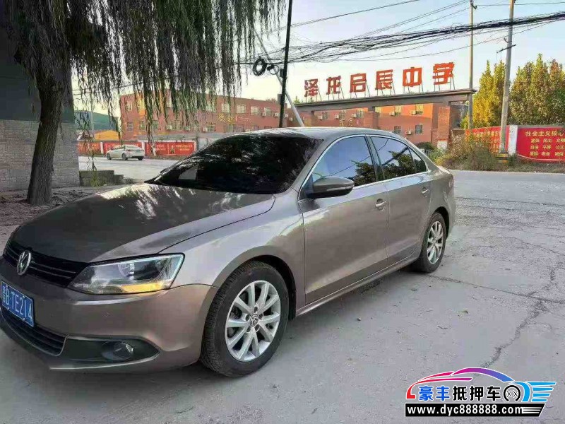 13年大众速腾轿车抵押车出售