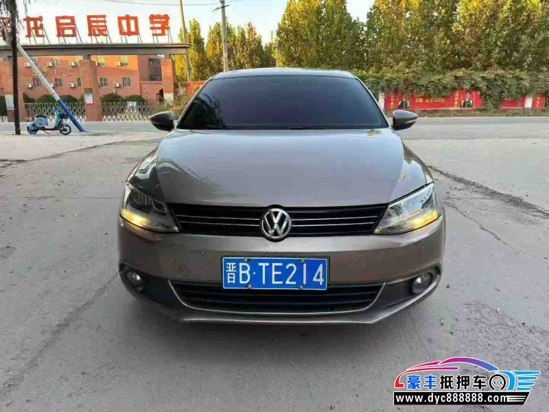 13年大众速腾轿车抵押车出售