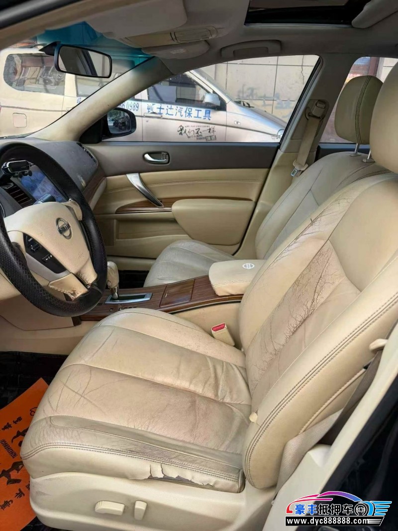 12年日产天籁轿车抵押车出售