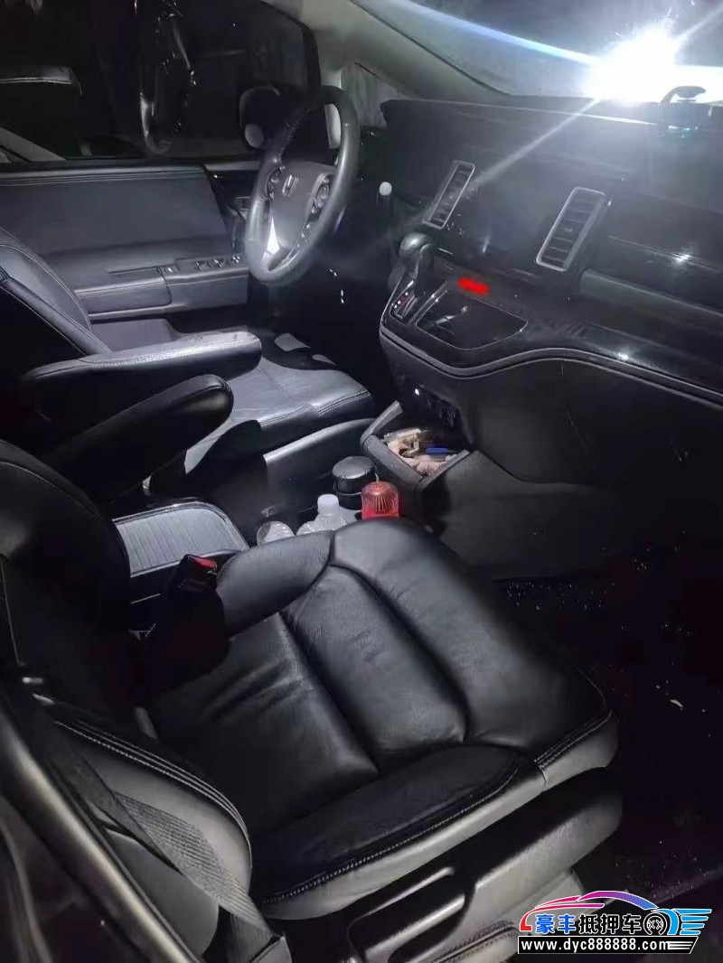 20年本田艾力绅轿车抵押车出售