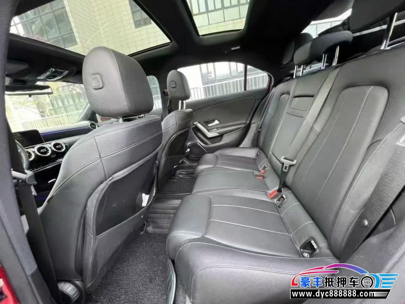 20年奔驰A轿车抵押车出售