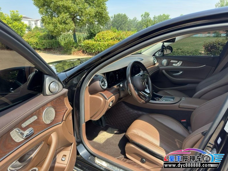 23年奔驰E轿车抵押车出售