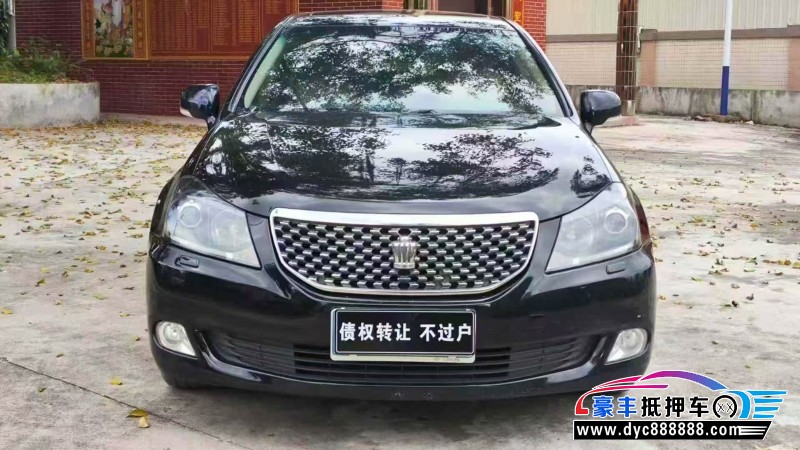 12年丰田皇冠轿车抵押车出售