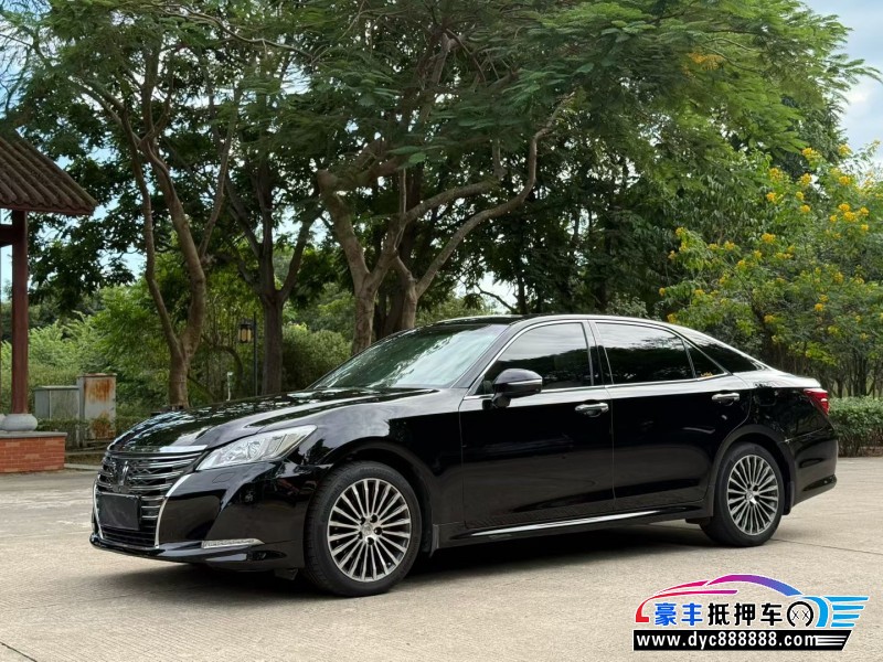 15年丰田皇冠轿车抵押车出售