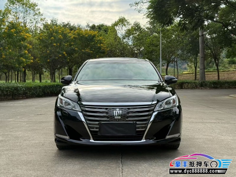 15年丰田皇冠轿车抵押车出售