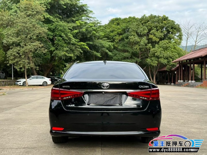 15年丰田皇冠轿车抵押车出售