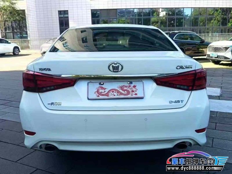 18年丰田皇冠轿车抵押车出售