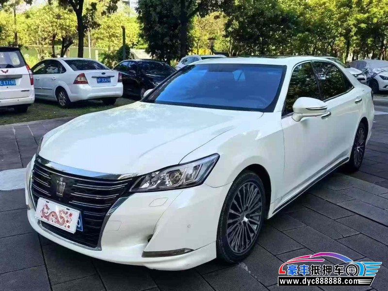 18年丰田皇冠轿车抵押车出售