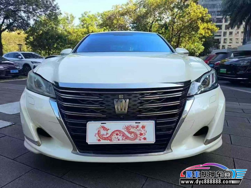 18年丰田皇冠轿车抵押车出售