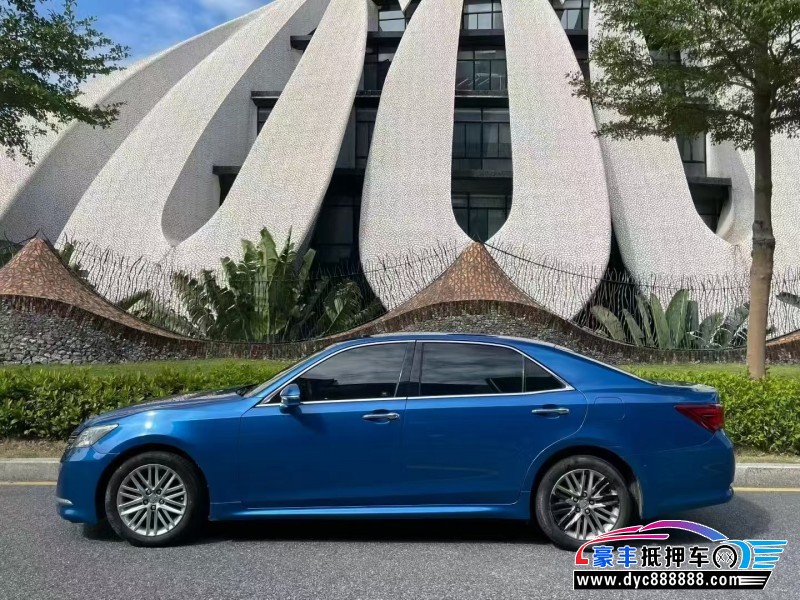 17年丰田皇冠轿车抵押车出售