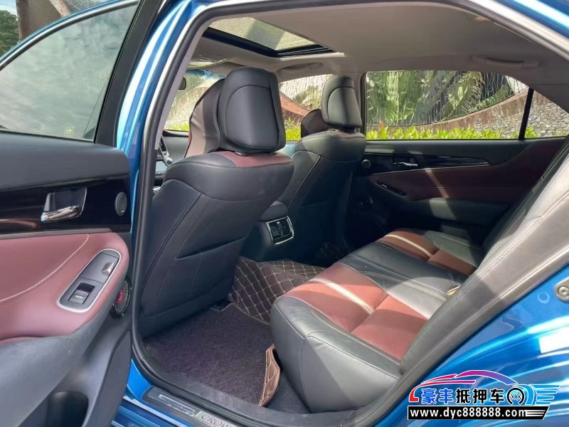 17年丰田皇冠轿车抵押车出售