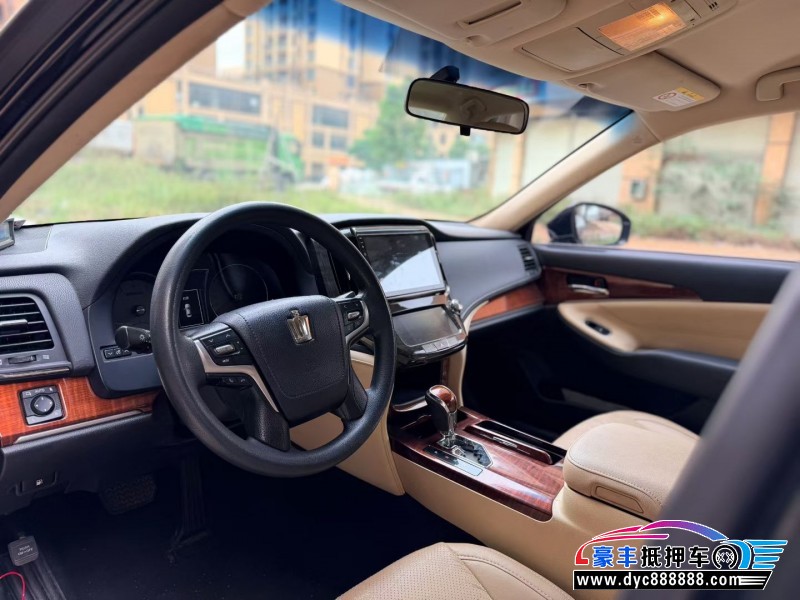 16年丰田皇冠轿车抵押车出售