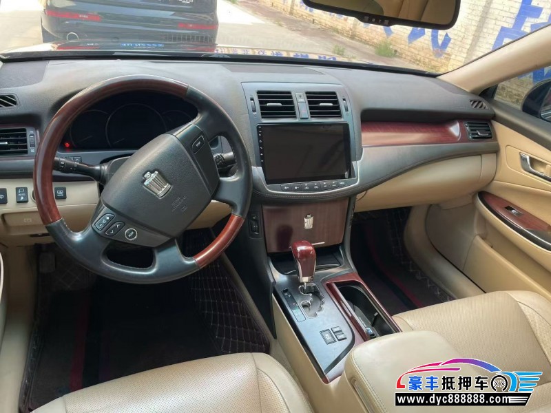 12年丰田皇冠轿车抵押车出售