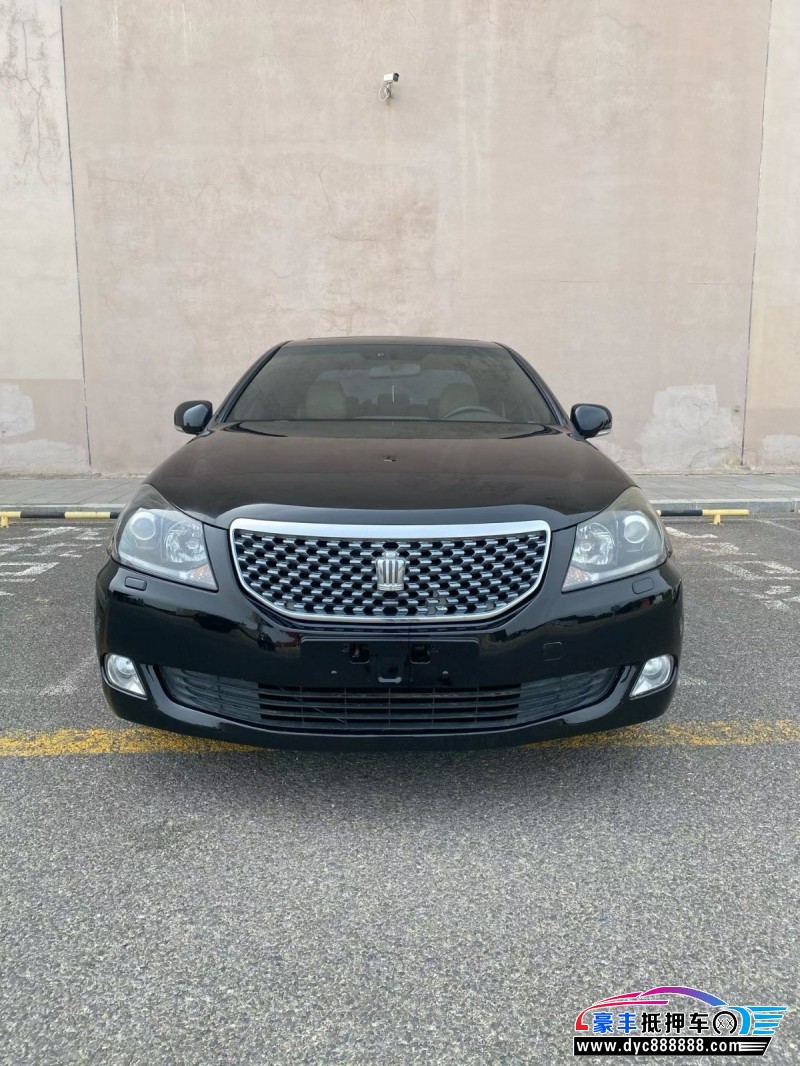 12年丰田皇冠轿车抵押车出售