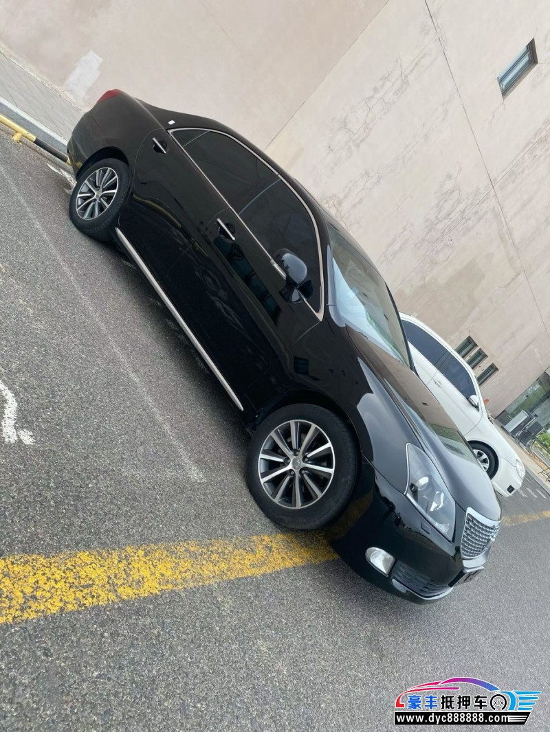 12年丰田皇冠轿车抵押车出售