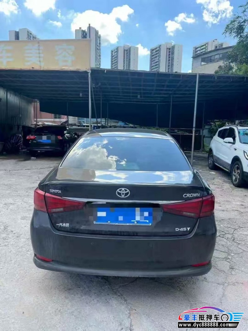 17年丰田皇冠轿车抵押车出售