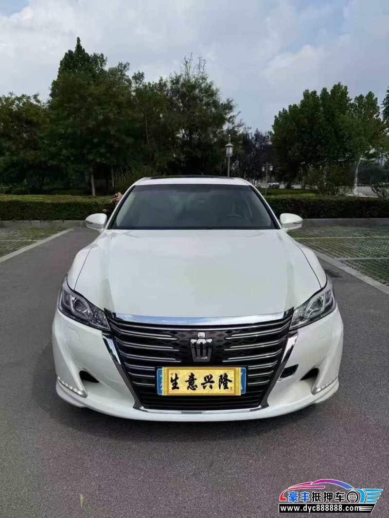 16年丰田皇冠轿车抵押车出售