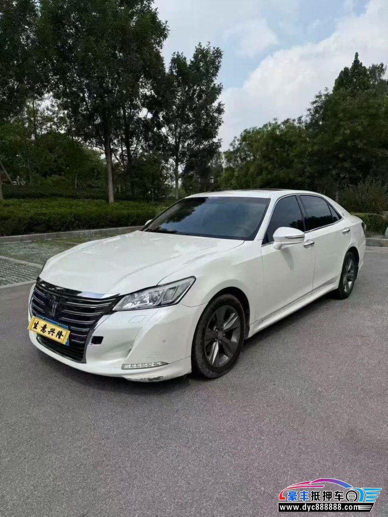 16年丰田皇冠轿车抵押车出售