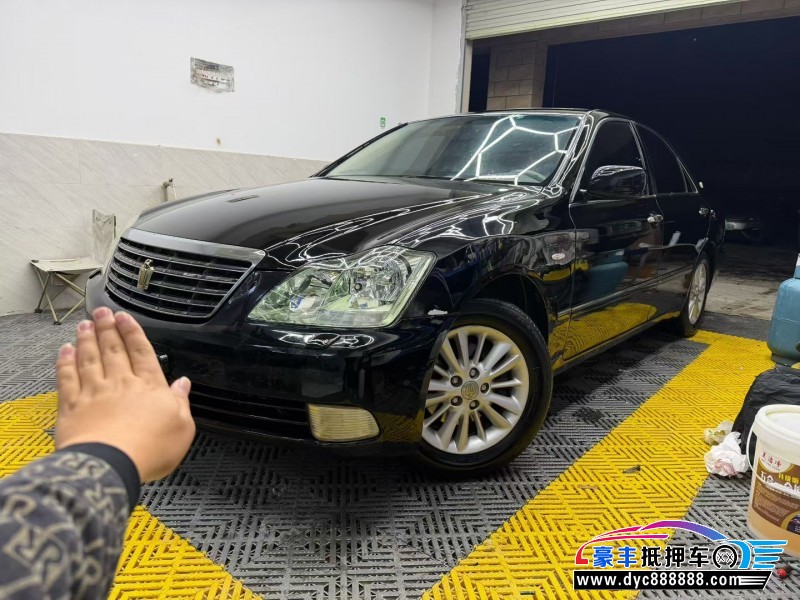 09年丰田皇冠轿车抵押车出售