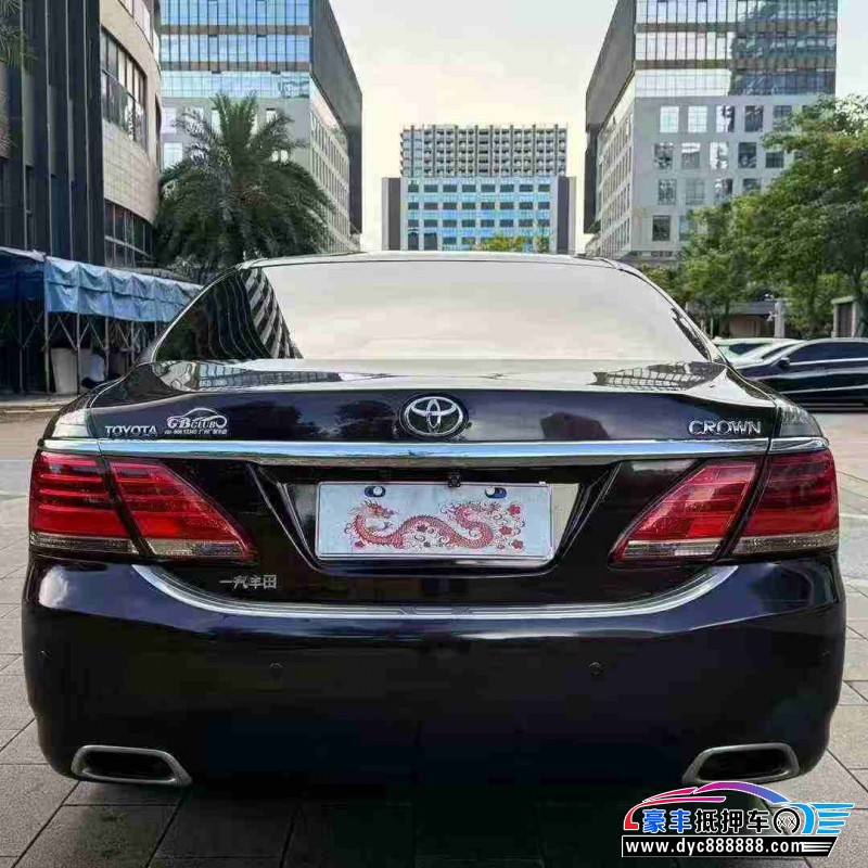 15年丰田皇冠轿车抵押车出售