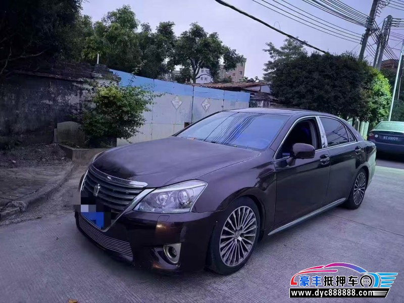 13年丰田皇冠轿车抵押车出售