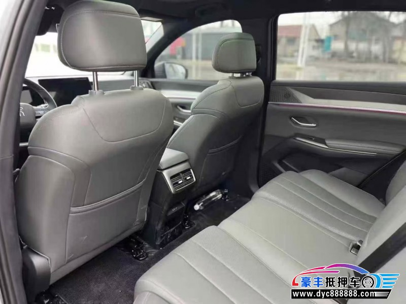 25年比亚迪宋轿车抵押车出售