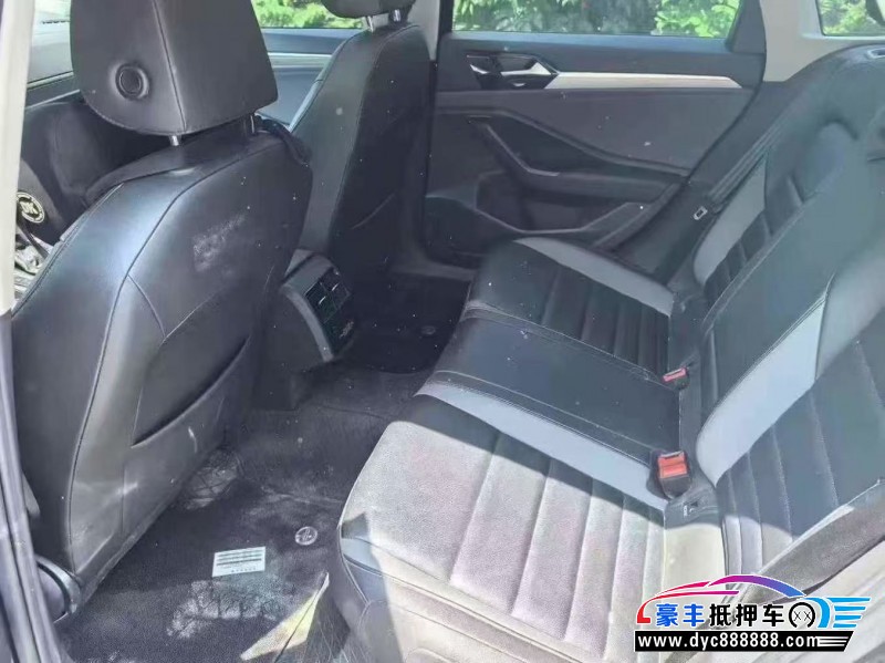 22年大众速腾轿车抵押车出售