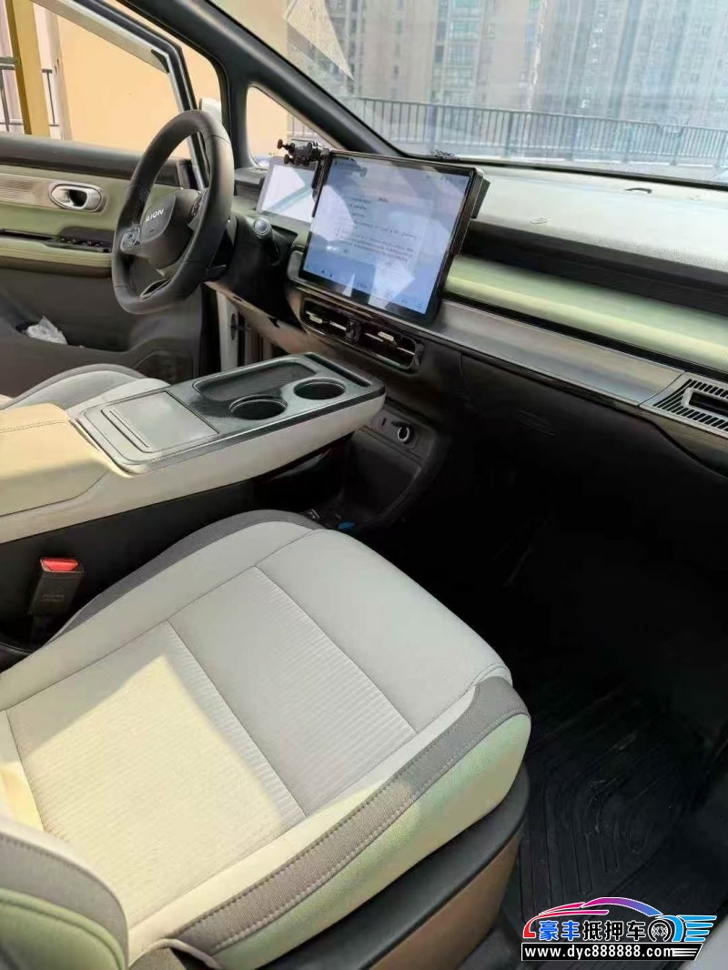 23年埃安Y80轿车抵押车出售