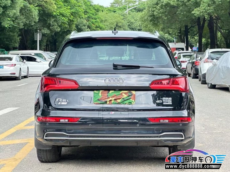 19年奥迪Q5轿车抵押车出售