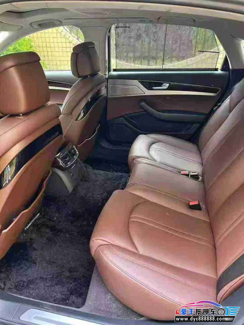 14年奥迪A8L轿车抵押车出售