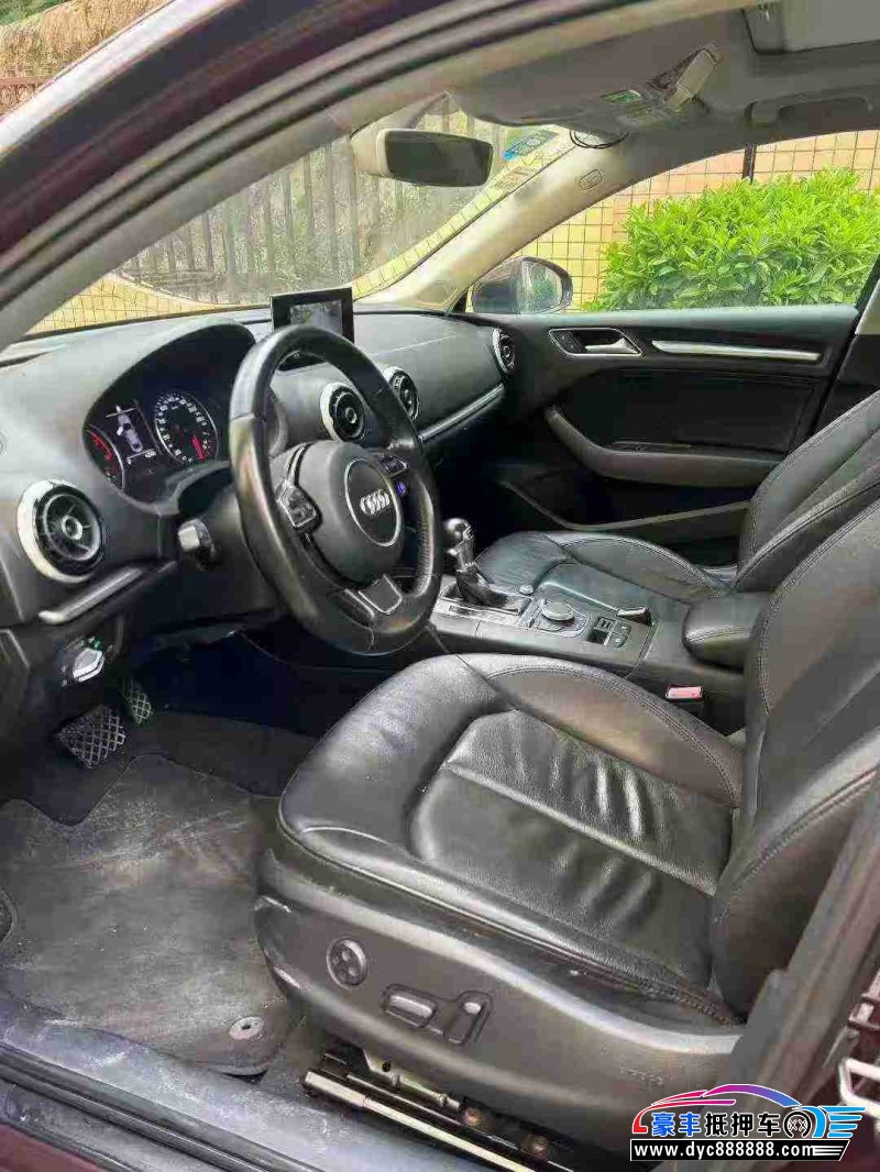 16年奥迪A3轿车抵押车出售