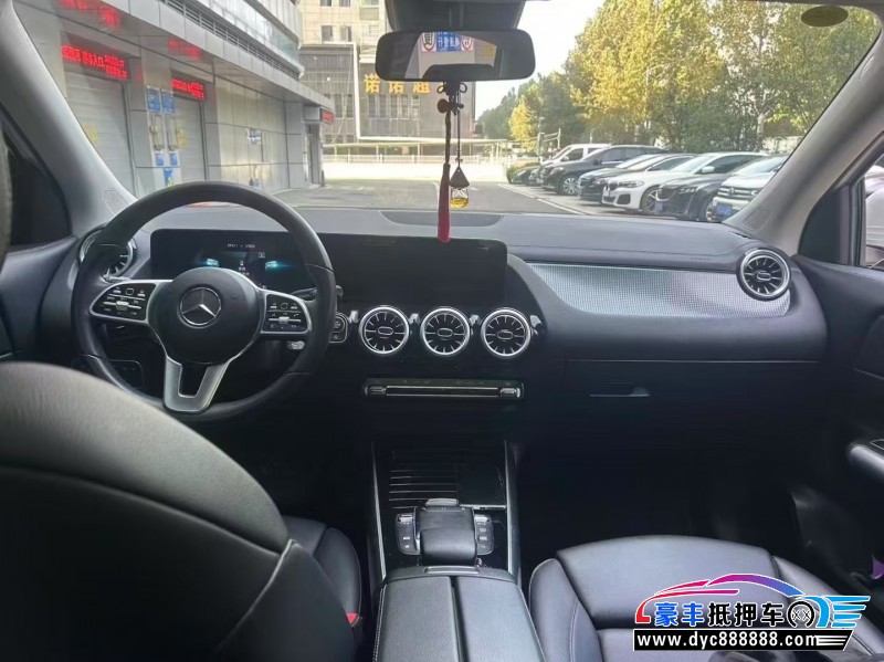 22年奔驰GLA轿车抵押车出售