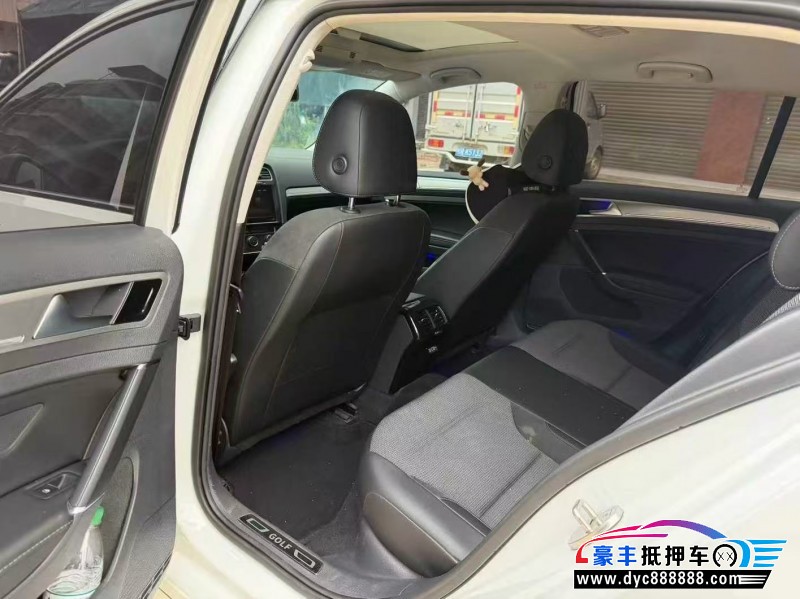 20年大众高尔夫轿车抵押车出售