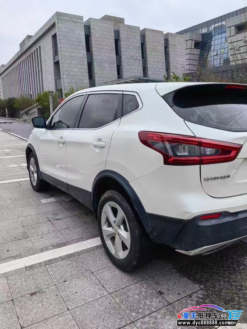 20年日产逍客轿车抵押车出售