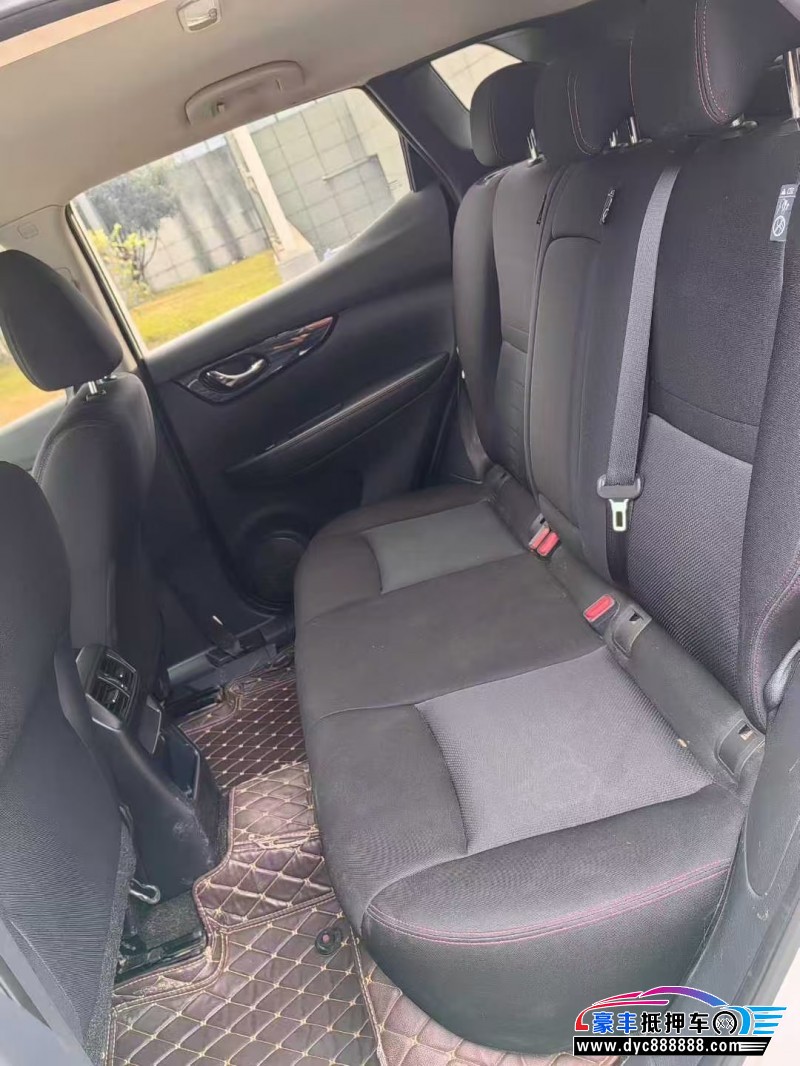 20年日产逍客轿车抵押车出售