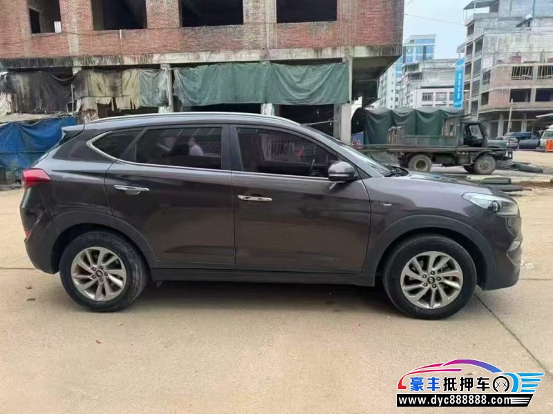 18年现代途胜轿车抵押车出售