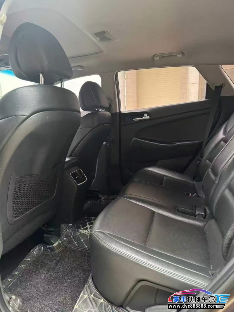 18年现代途胜轿车抵押车出售