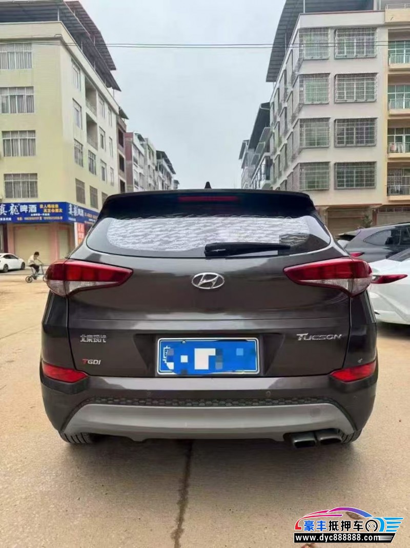 18年现代途胜轿车抵押车出售