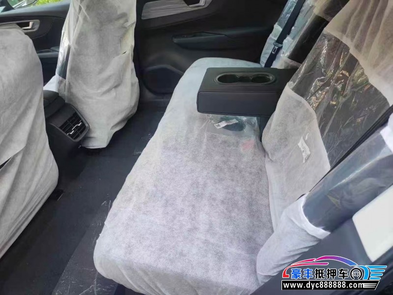 25年红旗EQM5轿车抵押车出售